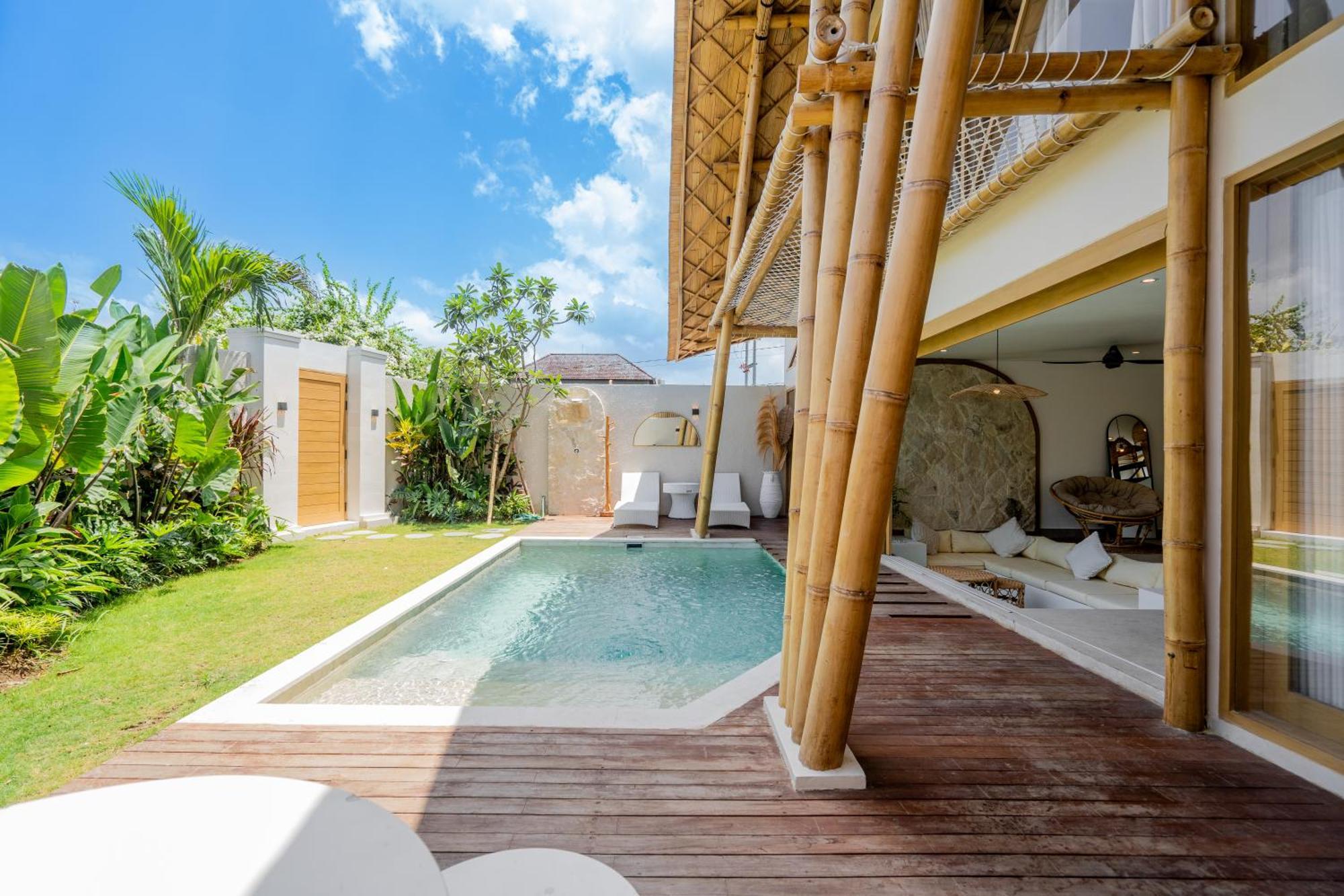 Villa Sunset Bamboo - 3Br Villa In Kerobokan Екстер'єр фото