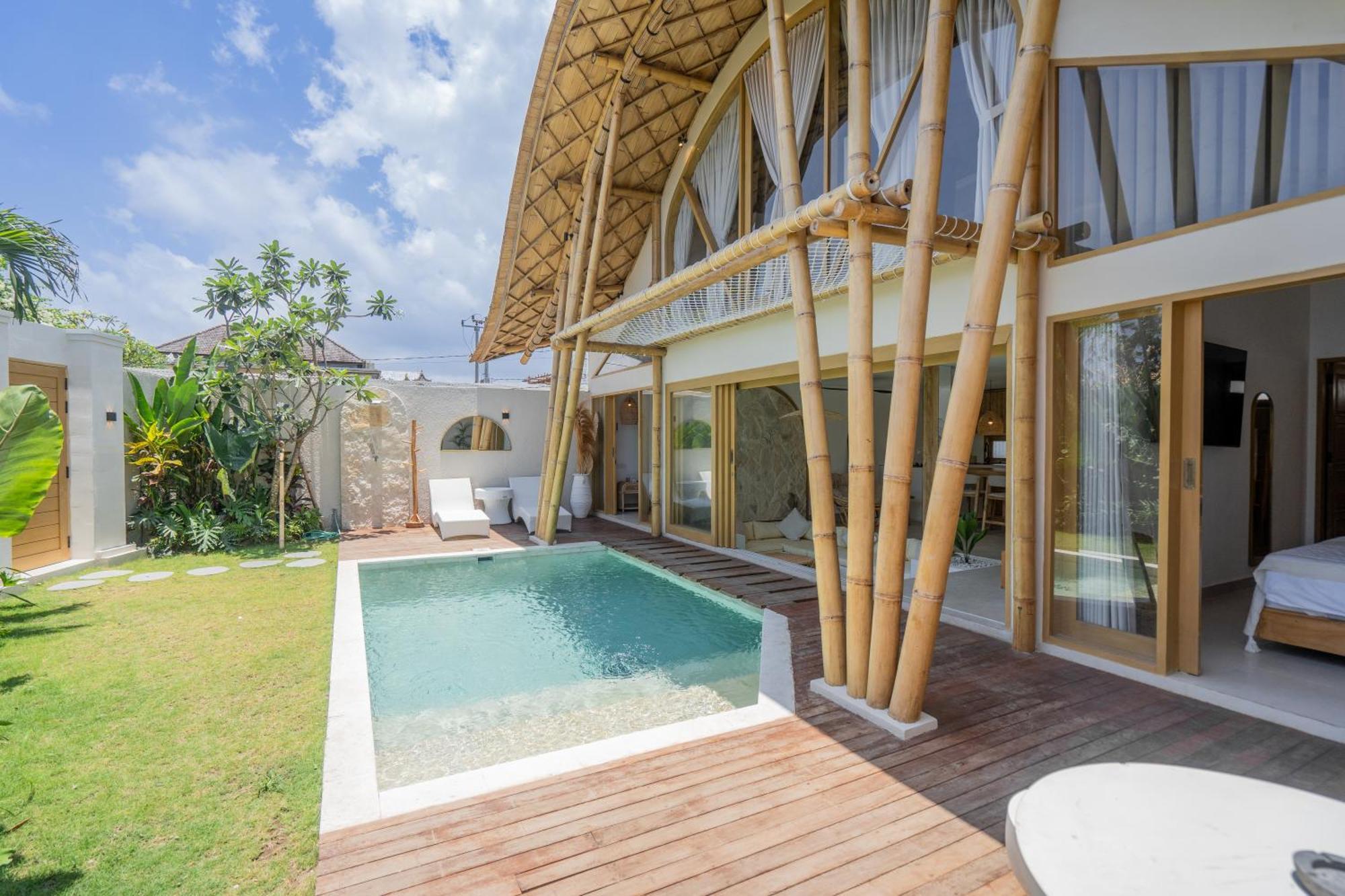 Villa Sunset Bamboo - 3Br Villa In Kerobokan Екстер'єр фото