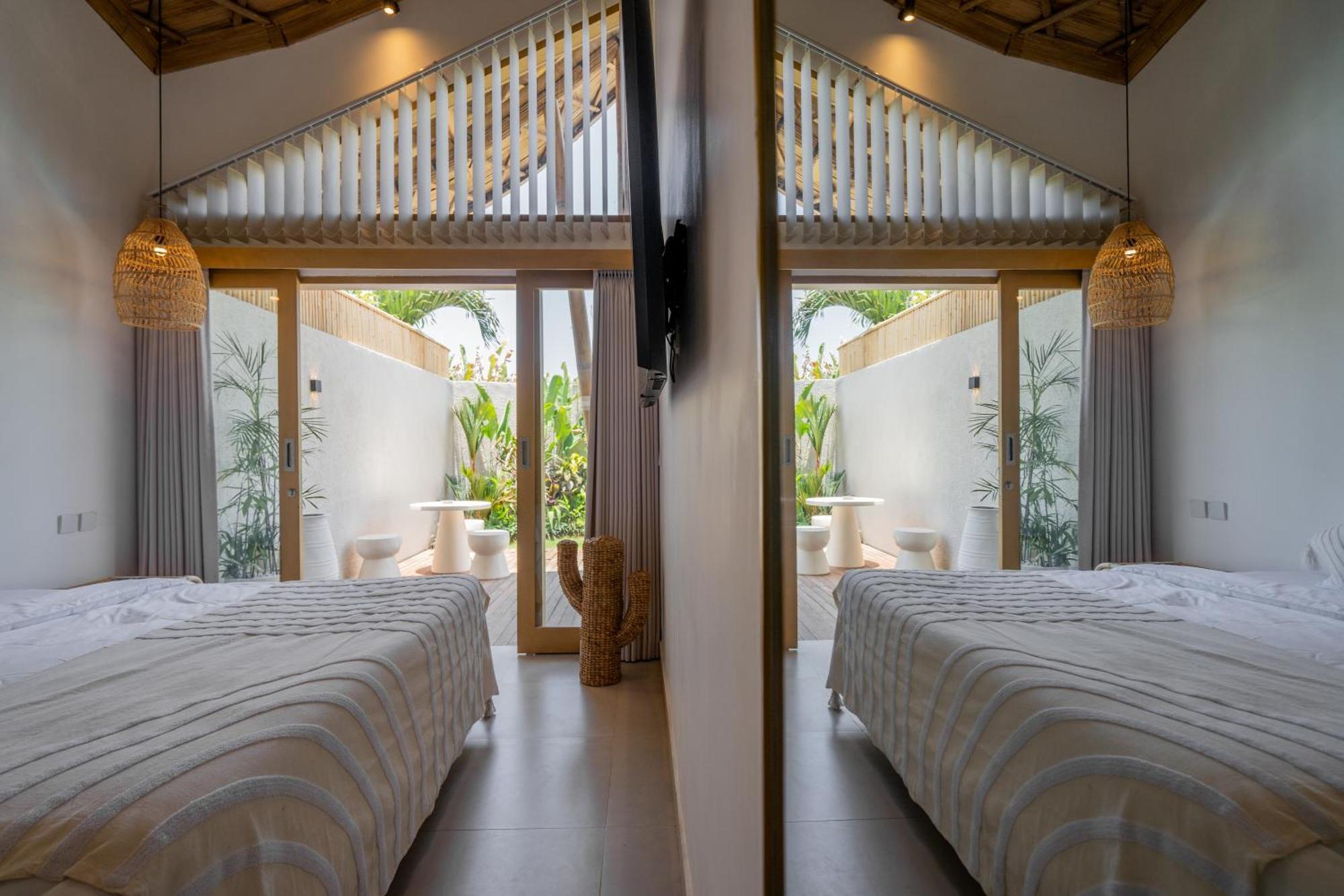 Villa Sunset Bamboo - 3Br Villa In Kerobokan Екстер'єр фото