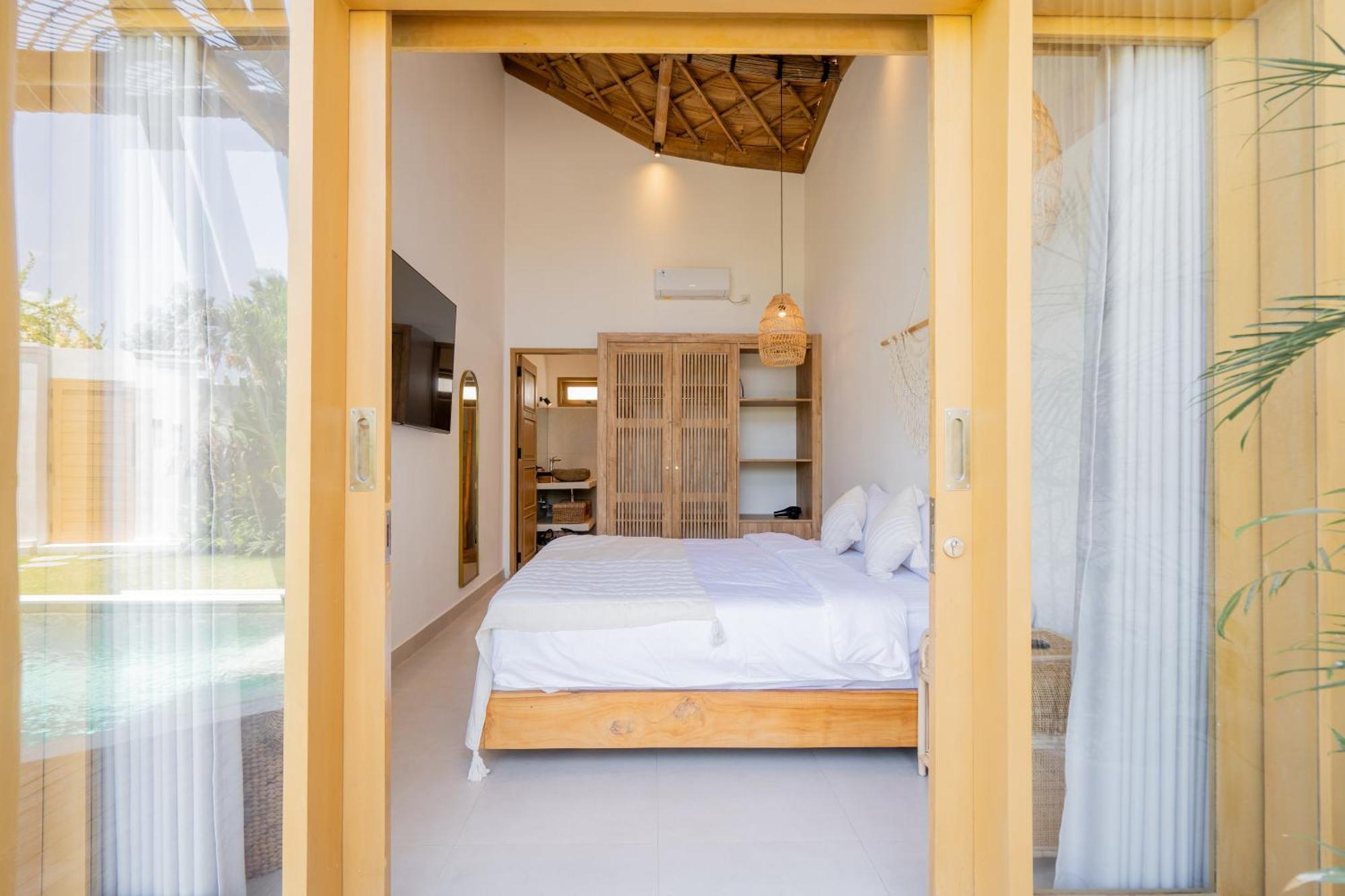Villa Sunset Bamboo - 3Br Villa In Kerobokan Екстер'єр фото